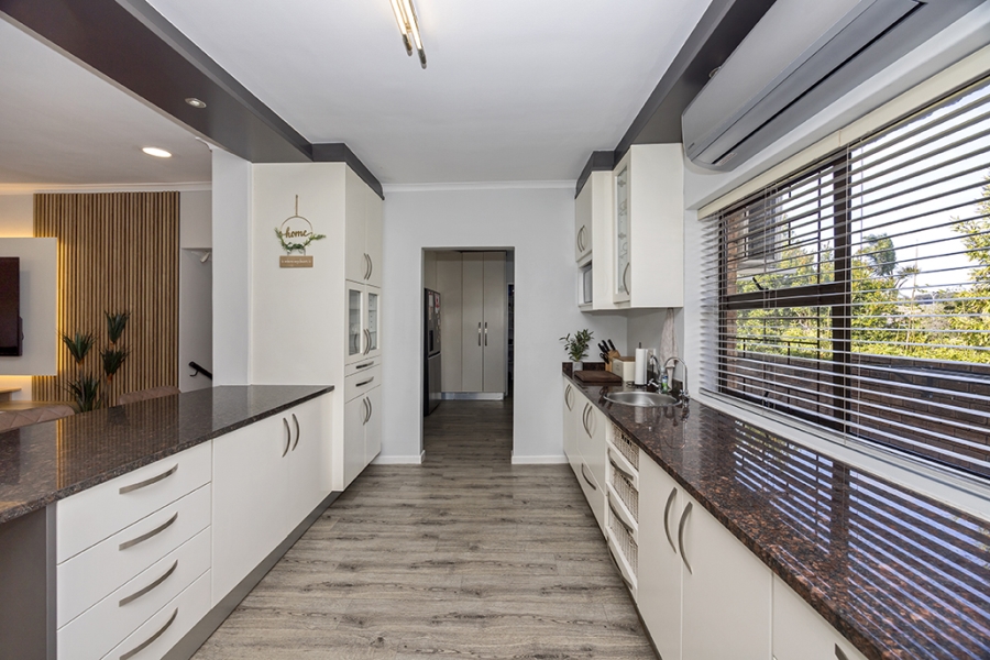 7 Bedroom Property for Sale in Sonstraal Western Cape